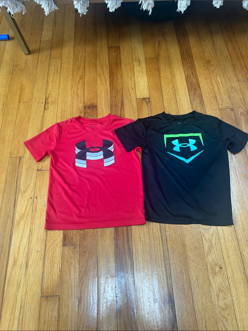 Under Armour Boys' Short Sleeve Tees - Red & Black